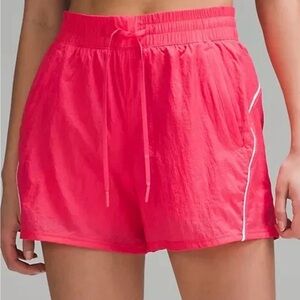 Lululemon License to Train High-Rise 4" en color Glaze Pink  Sz M